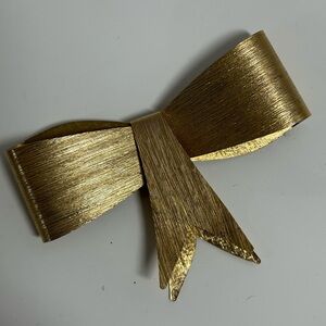 Vintage Elegant Gold Bow brooch